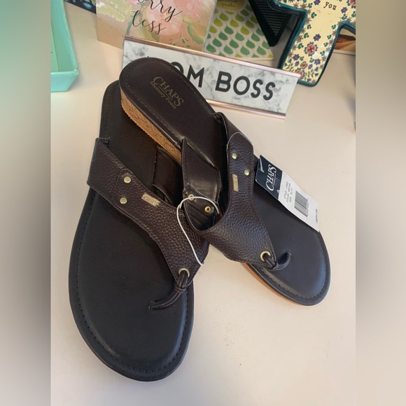 NWT Chaps Flip Flops size 11 - Picture 1 of 16